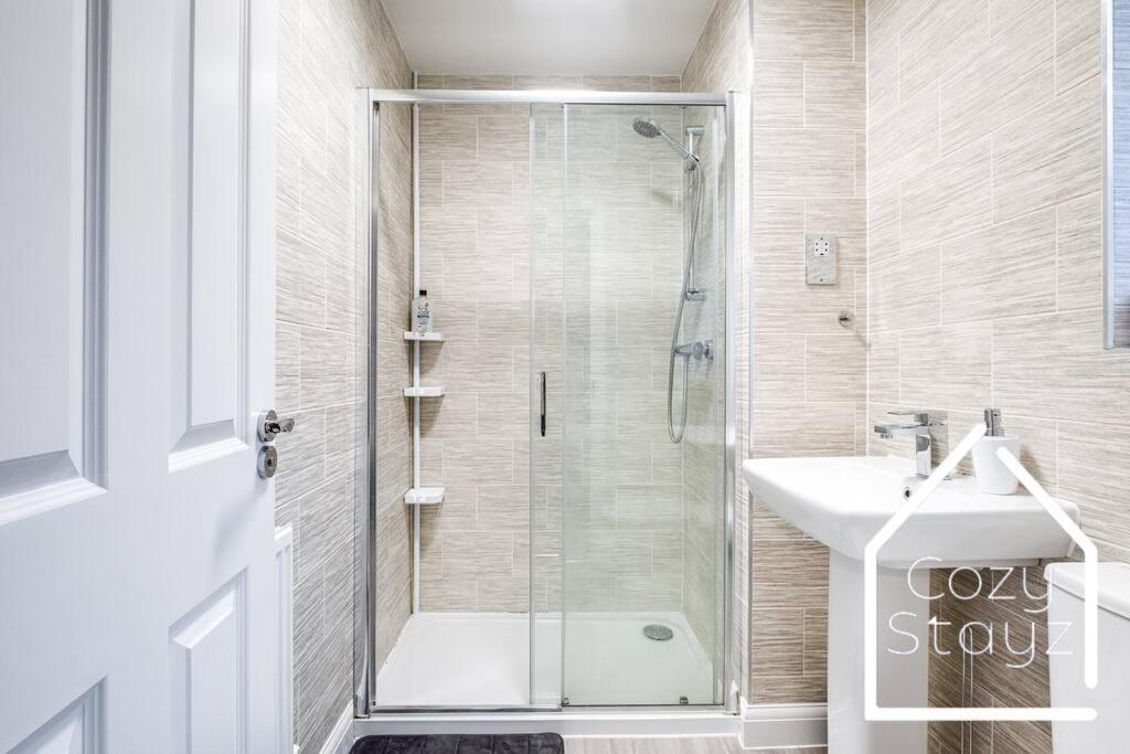Newly Stunning City Centre Home By Cozy Stayz Birmingham Exterior photo